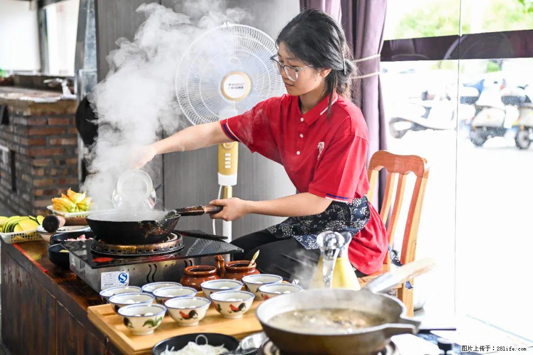 全网追的“扁担女孩”，找了一份暑假工，时薪12元 - 运城生活资讯 - 运城28生活网 yuncheng.28life.net